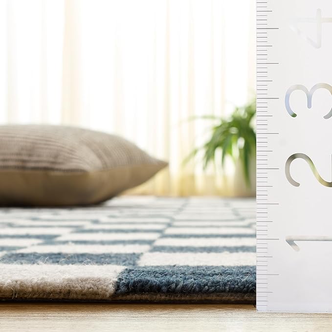 SAFAVIEH Ebony Collection Area Rug - 6' Square, Blue & Ivory, Handmade Wool, Checkered Design, Ideal for Living Room, Bedroom, Dining Space (EBN175M)
