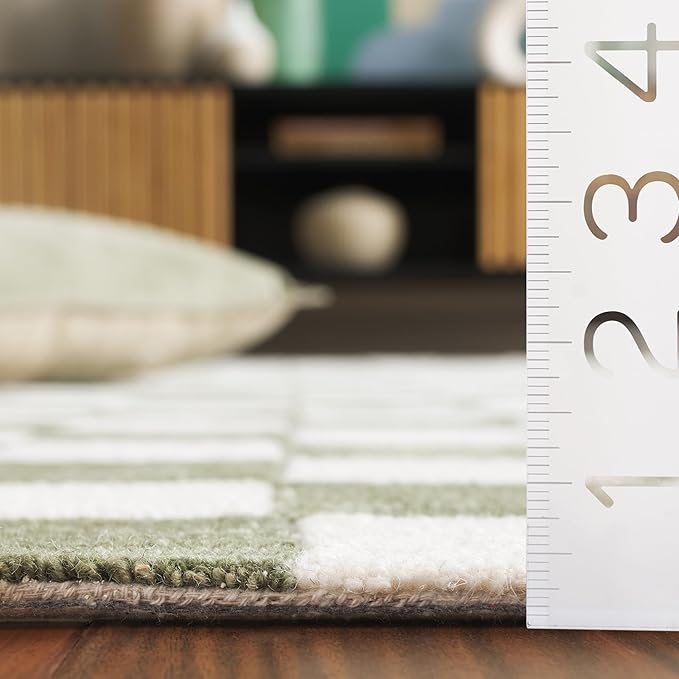 SAFAVIEH Ebony Collection Runner Rug - 2'3" x 8', Green & Ivory, Handmade Wool, Checkered Pattern, Ideal for Living Room, Hallway, Foyer, Bedroom (EBN175Y-28)