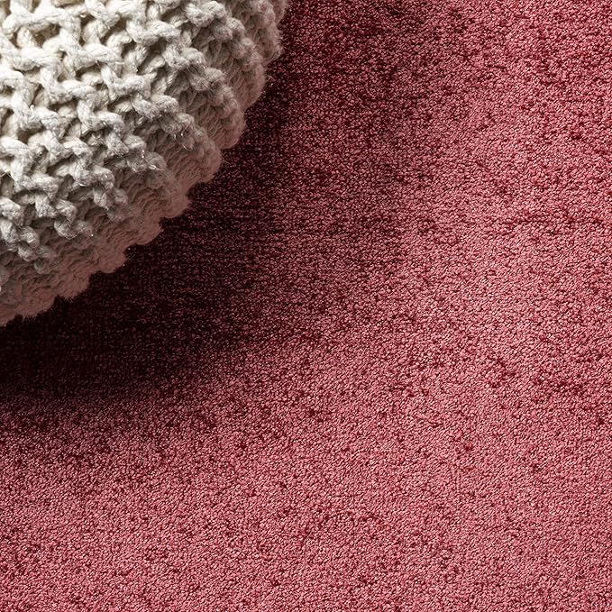 JONATHAN Y Haze Solid Low-Pile Red 5' Round Indoor Area Rug, Coastal,Bohemian,Minimalist,Classic, Easy-Cleaning for Living Room,Bedroom,Kitchen,Pet Friendly,Non-Shedding (SEU100E-5R)