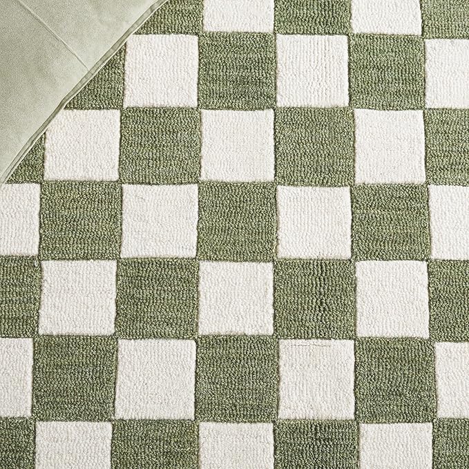 SAFAVIEH Ebony Collection Runner Rug - 2'3" x 8', Green & Ivory, Handmade Wool, Checkered Pattern, Ideal for Living Room, Hallway, Foyer, Bedroom (EBN175Y-28)